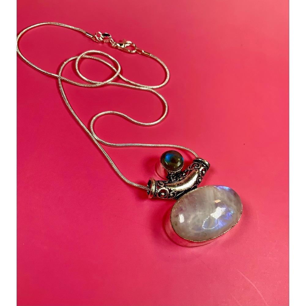 Moonstone & Labradorite Mystic Glow Necklace ✨🤍 - Picture 2 of 6